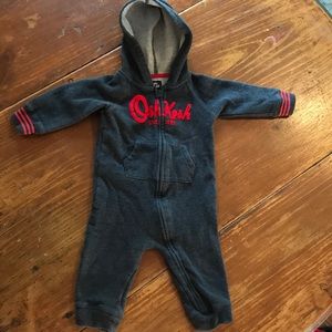 OshKosh B’gosh zip-up hooded onesie - Size 12M